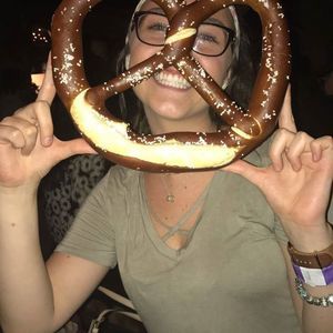 Meet your Posher, Danielle